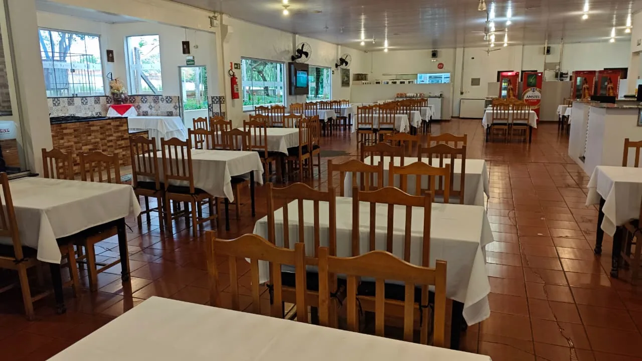 Salão interno do Kipeixe